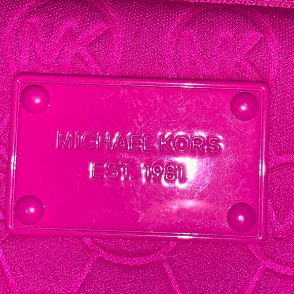 Michael Kors wrist wallet - Picture 4 of 5